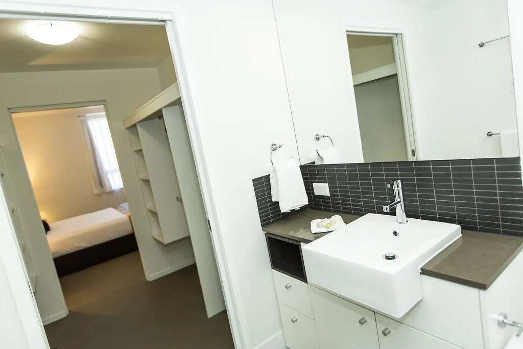 Curtis Central Apartments Official Gladstone Aparthotel