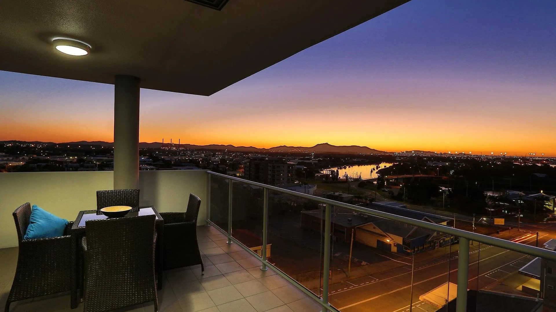 Aparthotel Curtis Central Apartments Official Gladstone