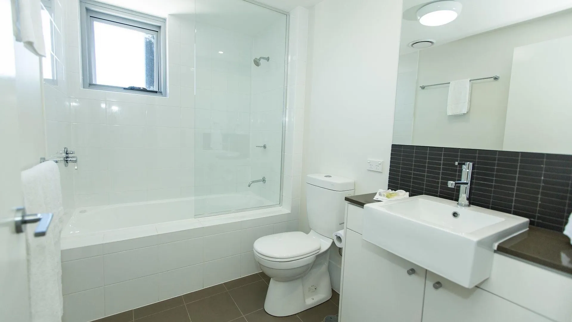 Curtis Central Apartments Official Gladstone Aparthotel